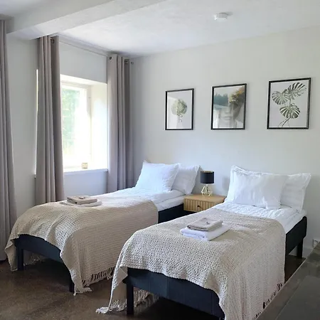 Omakotitalo, Kangasala, Ponsin Talo 아파트 캉아살라